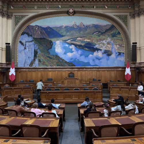 Bundesratssaal mit den Schülern