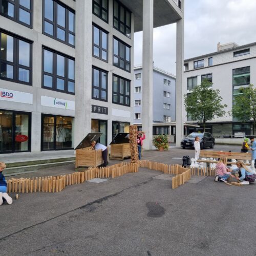 Kinder am Kappa bauen