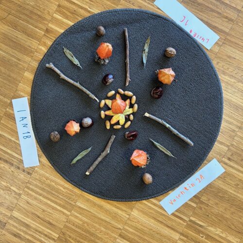 Mandala mit Herbstmaterial